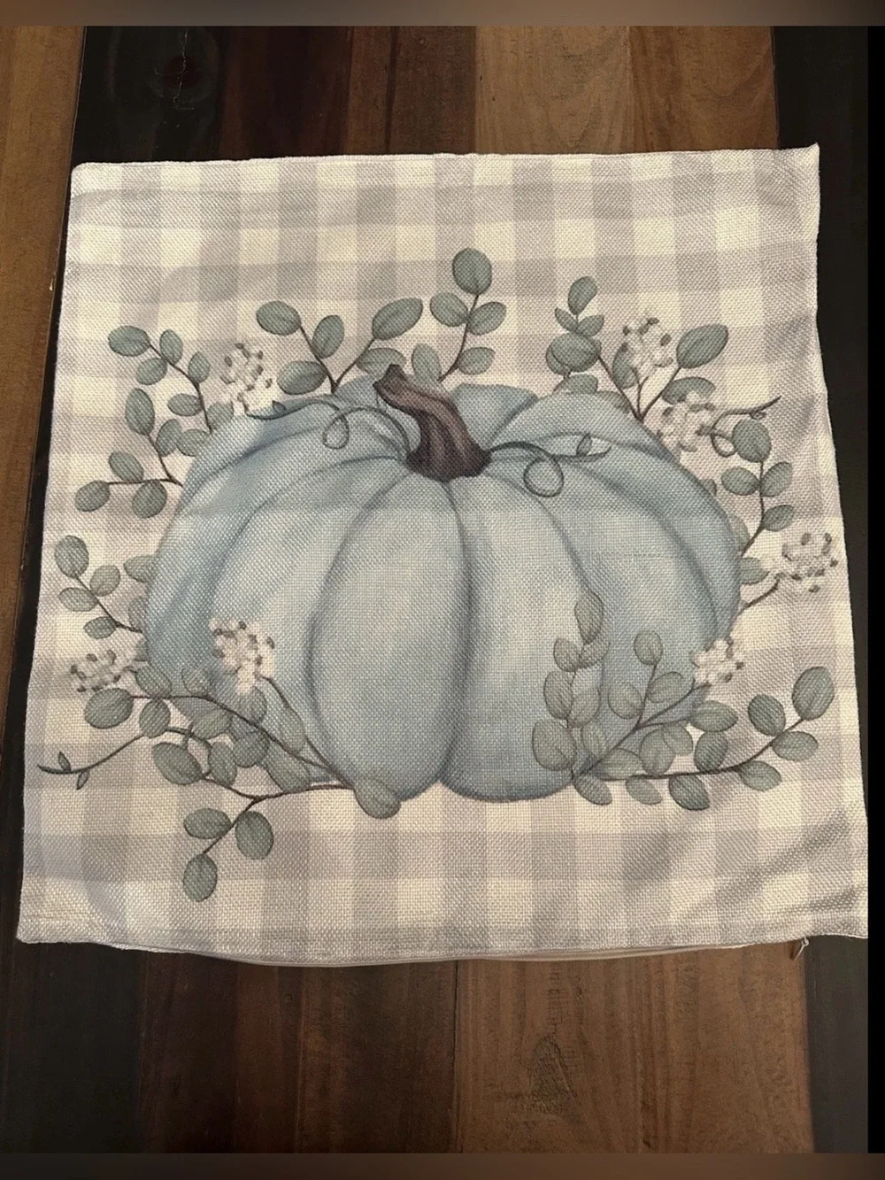 Blue and Cream Pumpkin Table Runner & 4 matching pillow cases
